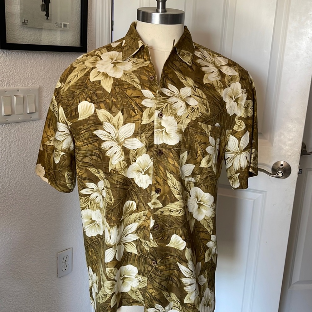 NWOT Jos. A. BANK SHORT SLEEVE SILK HAWAIIAN SHIRT. Sz M. Khaki green floral
